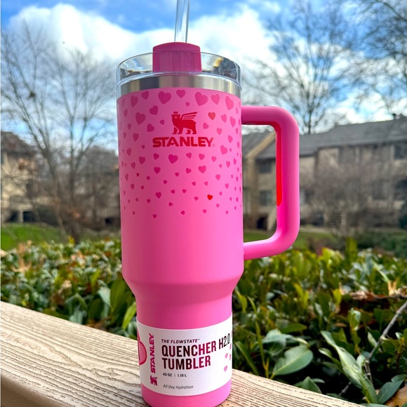 Stanley x Target 40oz PINK VALENTINES DAY Limited Edition Quencher BNWT in hand - Picture 1 of 9